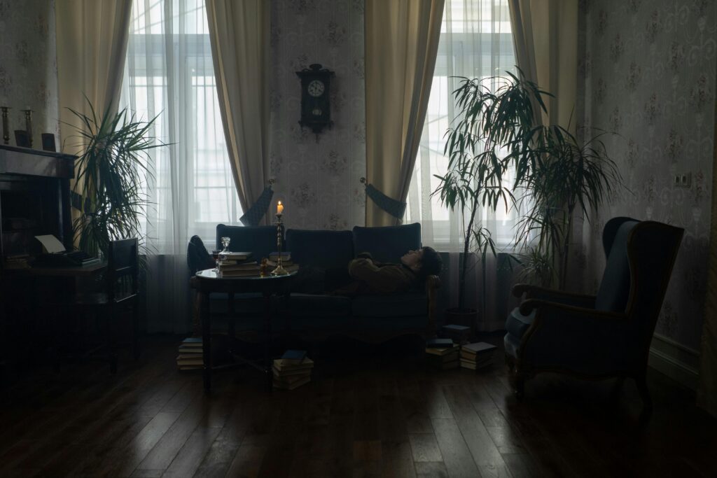 dark academia room decor ideas