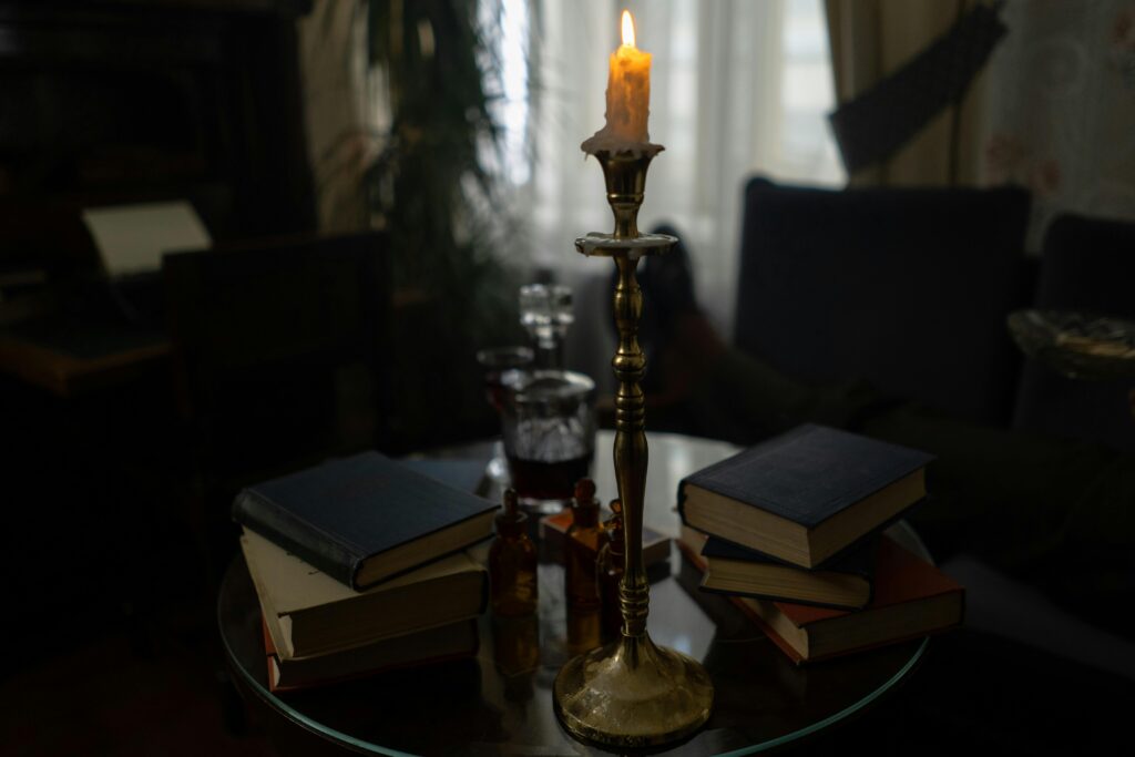 dark academia room decor ideas