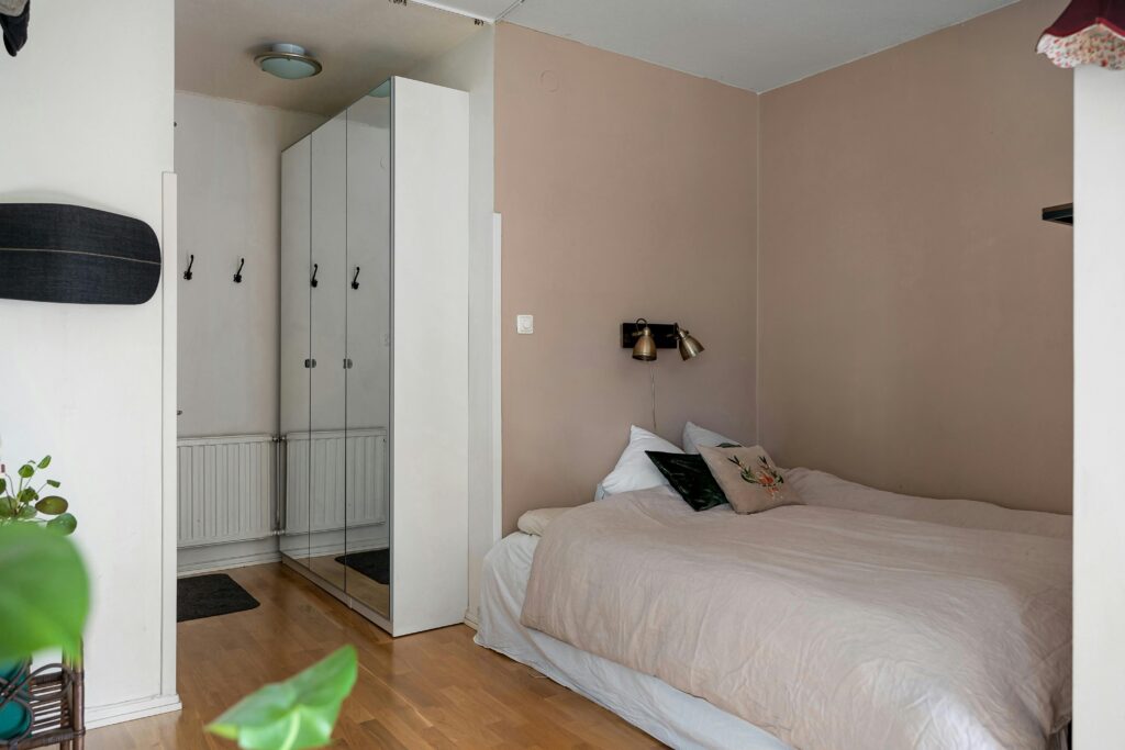 how to make a small apartment feel like home