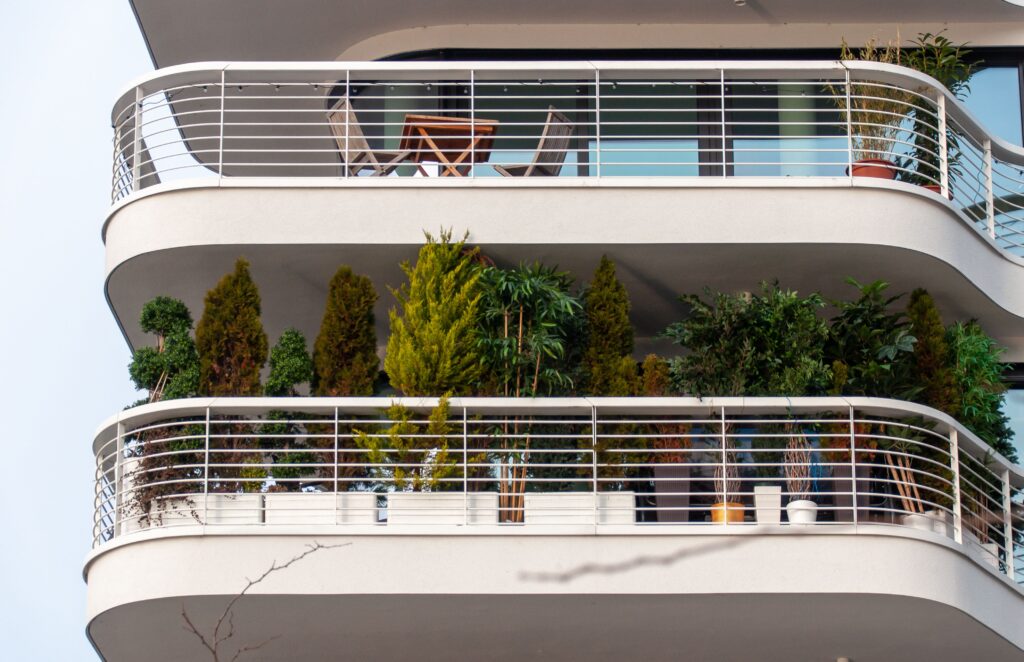 apartment balcony garden ideas
