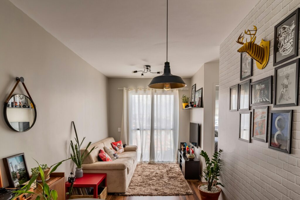 renter friendly wall decor ideas