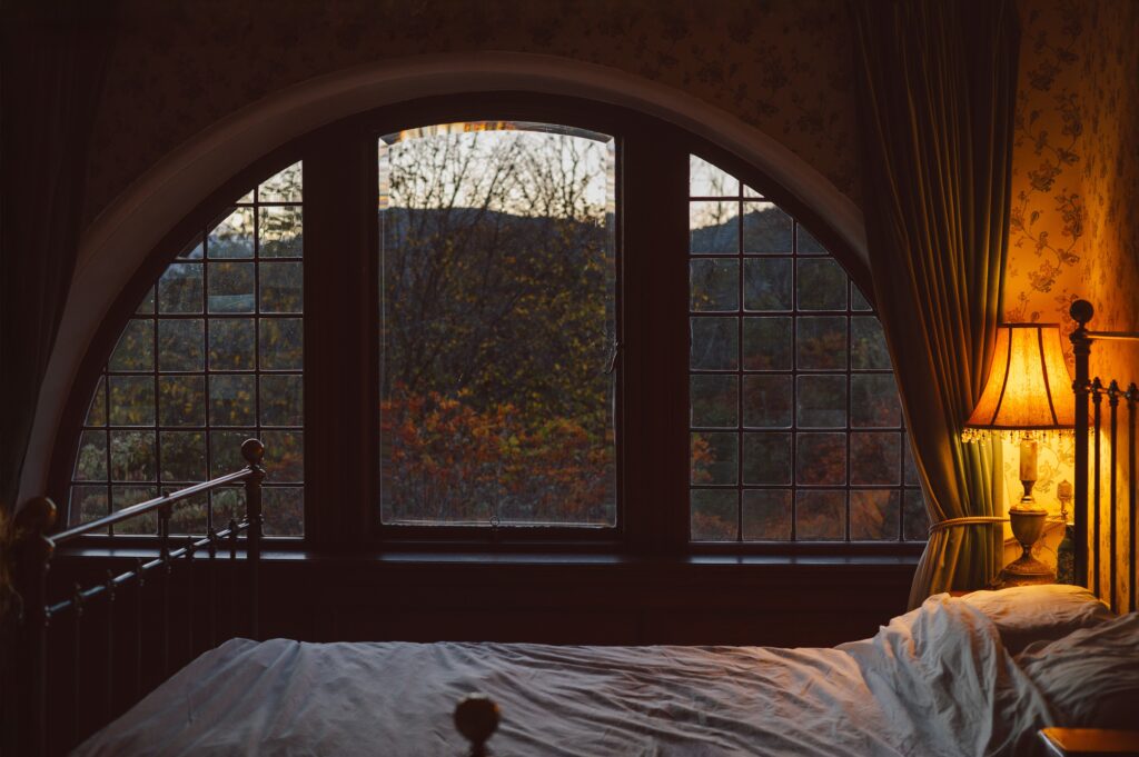 english cottage bedroom ideas